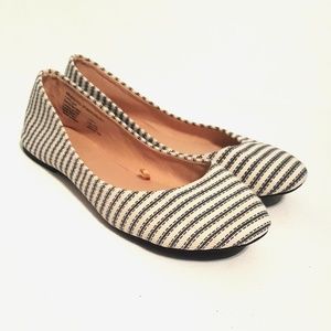 Navy blue and White Striped Flats size 8